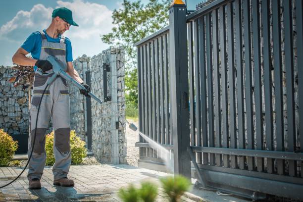 Animal Enclosure Cleaning in Brookfield Center, OH